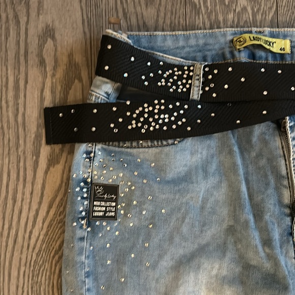 Beautiful jeans by Lucky Lady🍀🍀🍀 - Picture 2 of 16